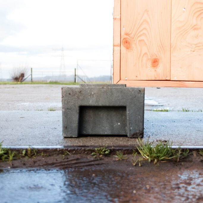 stalen poot in blok - Groene Bouwhekken