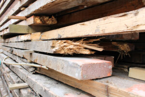 Gerecycled hout sociale werkplaats sociaal ondernemen duurzame bouwhekken groene bouwhekken hergebruik